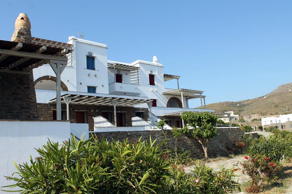 Aparthotel En Plo Agios Romanos Exteriér fotografie
