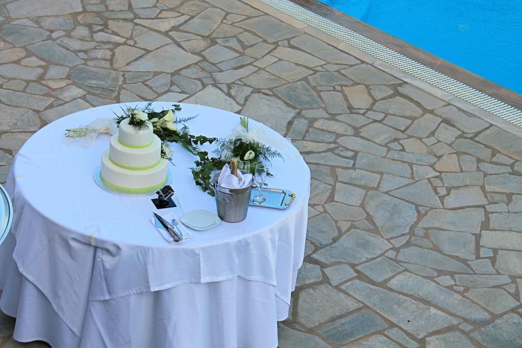 Aparthotel En Plo Agios Romanos Exteriér fotografie